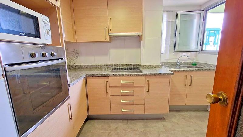 Foto 33bbff48-4b8b-4696-88a7-787222fab96a. Lloguer apartament a carrer de la rioja 125 a Playa de Gandía Gandia