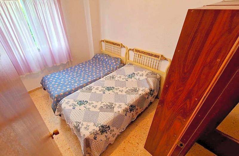 Foto 7449689e-94c8-4293-b2d6-7e8492935684. Lloguer apartament a carrer de la rioja 125 a Playa de Gandía Gandia