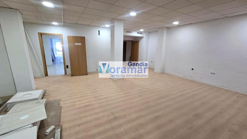 Foto 066be24f-7ff7-4ea3-8451-67d4a41b6f60. Affitto locale commerciale in Playa de Gandía Gandia