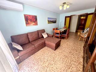 Etagenwohnung in Carrer alcoi 48. Apartamento de 4 habitaciones, 2 baños reormados, cocina reforma