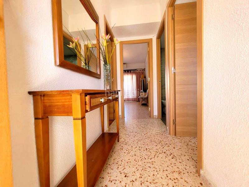 Foto 63fee897-2132-438e-8dcf-9255f0e4cd2a. Alquiler apartamento en carrer de legazpi 23 alquiler invierno sep a junio apartamento playa con vistas despejadas 2 habitaciones y 1 baño aa jardín y piscina en Gandia