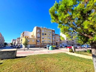 Miete Appartement  Carrer llibertat 23. Alquiler anual grao de gandia 2 habitaciones, 1 baño, salon, coc