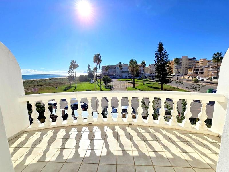 Foto a20bb078-ba03-4eab-8f28-30ccfcb929d9. Alquiler casa adosada adosado playa casi 1 linea 3 habitaciones, 2 baños, 1 aseo , 2 cocinas , terrazas , vistas al mar en Xeraco