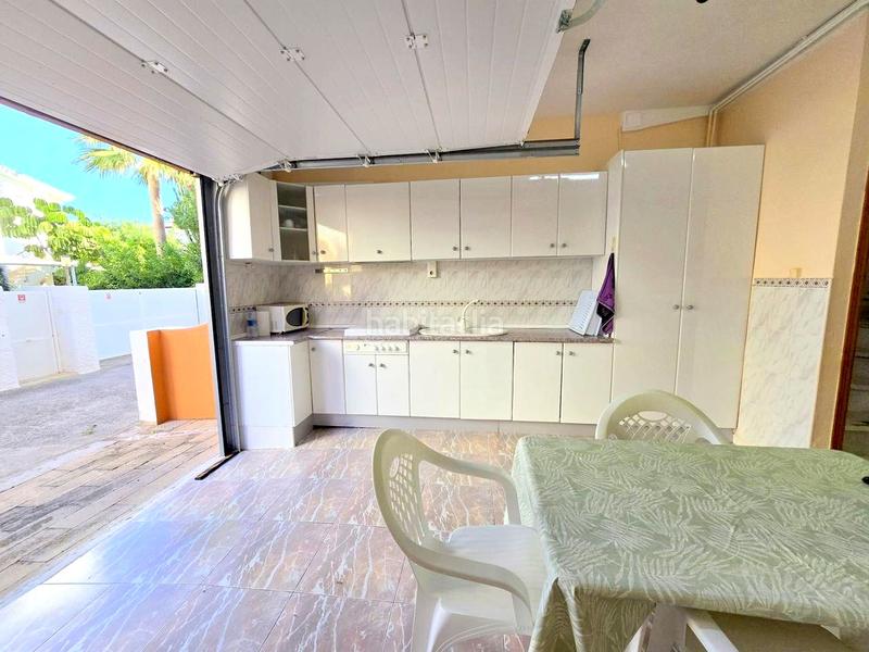 Foto a73f17cc-a2a3-46ce-af37-8ea565d087c9. Alquiler casa adosada adosado playa casi 1 linea 3 habitaciones, 2 baños, 1 aseo , 2 cocinas , terrazas , vistas al mar en Xeraco