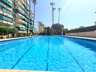 Location Appartement  Carrer de la rioja 127. Alquiler temporal octubre juio  playa de gandia 3h , 2 baños, aa