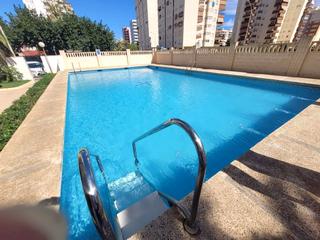 Miete Appartement  Carrer de la rioja 129. Alquiler temporal de noviembre a juniio 2 habitaciones, 1 baño,