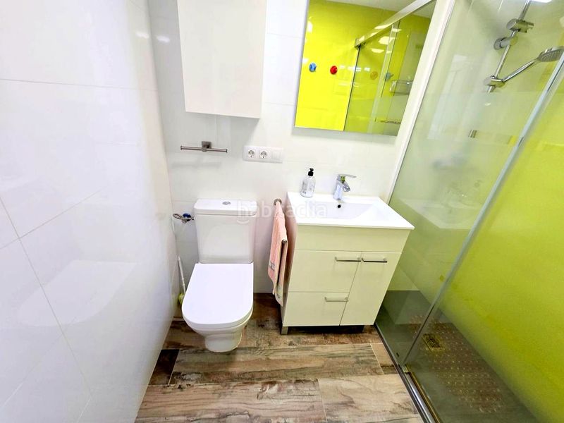 Foto 15ac33f8-8c86-44f0-b431-7d5763a7e40d. Apartamento en calle de la devesa 7 atico playa reformado 3 habitaciones, 2 baños, salon , gran terraza, garaje, jardin, piscina y tenis en Gandia