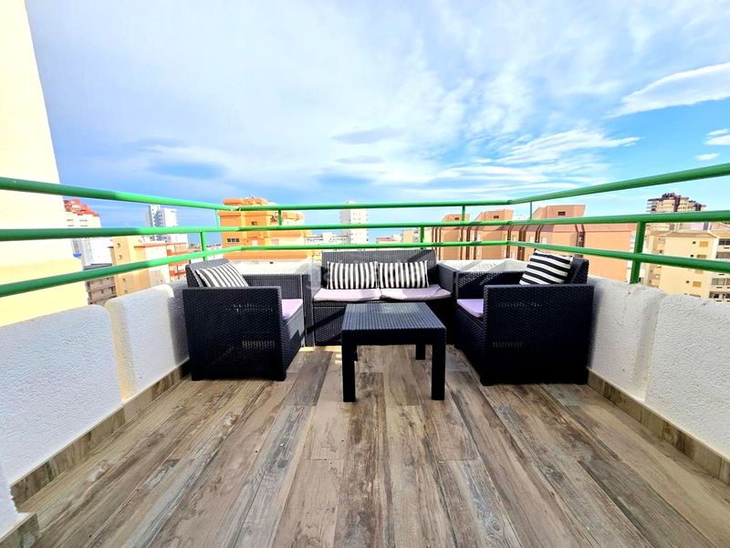 Foto 18122f8c-e6ee-41ba-bb68-9842165602a3. Apartamento en calle de la devesa 7 atico playa reformado 3 habitaciones, 2 baños, salon , gran terraza, garaje, jardin, piscina y tenis en Gandia