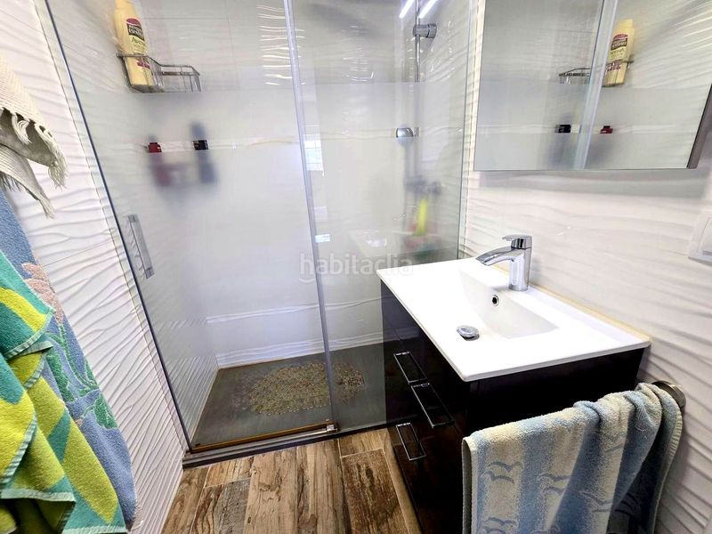 Foto a927abe9-68bc-4be7-9f9b-3f78fdaf00dc. Apartamento en calle de la devesa 7 atico playa reformado 3 habitaciones, 2 baños, salon , gran terraza, garaje, jardin, piscina y tenis en Gandia
