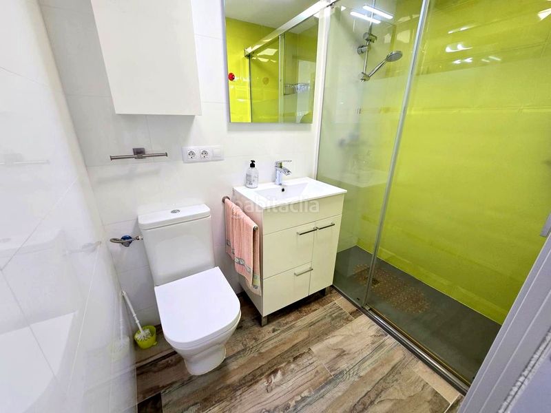 Foto b471787f-115f-4f5a-9a7b-eeb5aac7802e. Apartamento en calle de la devesa 7 atico playa reformado 3 habitaciones, 2 baños, salon , gran terraza, garaje, jardin, piscina y tenis en Gandia