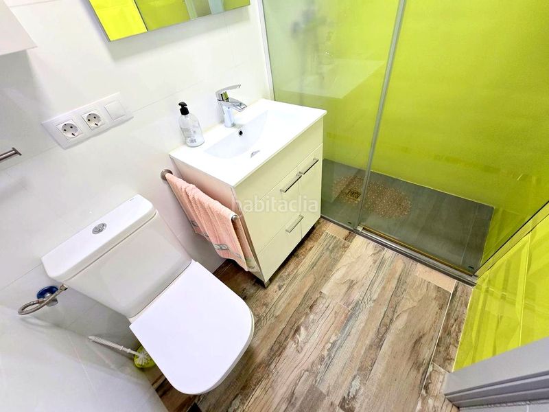 Foto d7622982-3879-45ac-9bf2-54c40dfbd0db. Apartamento en calle de la devesa 7 atico playa reformado 3 habitaciones, 2 baños, salon , gran terraza, garaje, jardin, piscina y tenis en Gandia