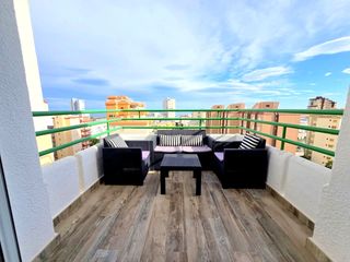 Apartament a Calle de la devesa 7. Atico playa de gandia reformado  3 habitaciones, 2 baños, salon