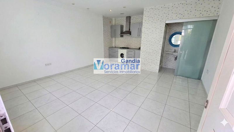 Foto ebaf9ff8-67aa-47ee-9be8-e39c1b30bd84. Estudi a Playa de Gandía Gandia