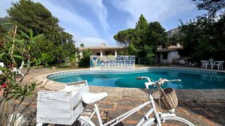 Lloguer Casa  Avinguda del ponent. Chalet en alquiler para todo el año