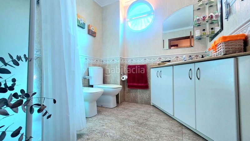 Foto 652c536c-6ce1-4bb6-8b3d-ae8b821c8fda. Casa amb aparcament a Urbanizaciones Gandia