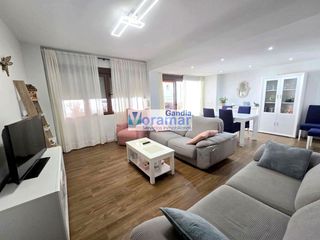 Lloguer Apartament  Calle de les illes balears. Planta baja marisel apartamento en 1º linea lateral playa de gan