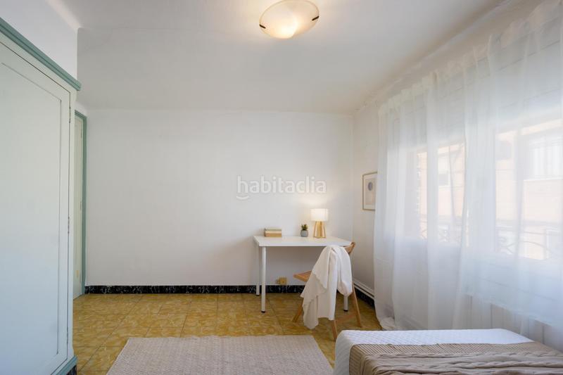 Foto a97378ce-3141-4ec3-b93e-c372b2f16e95. Casa adossada amb calefacció aparcament a Hostafrancs Sabadell