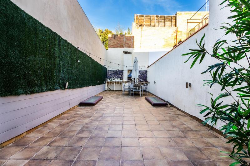 Foto 25381052-6ba0-45b6-9bd8-21b730351f44. Casa adosada descubre tu nuevo hogar en el corazón ! en Sabadell