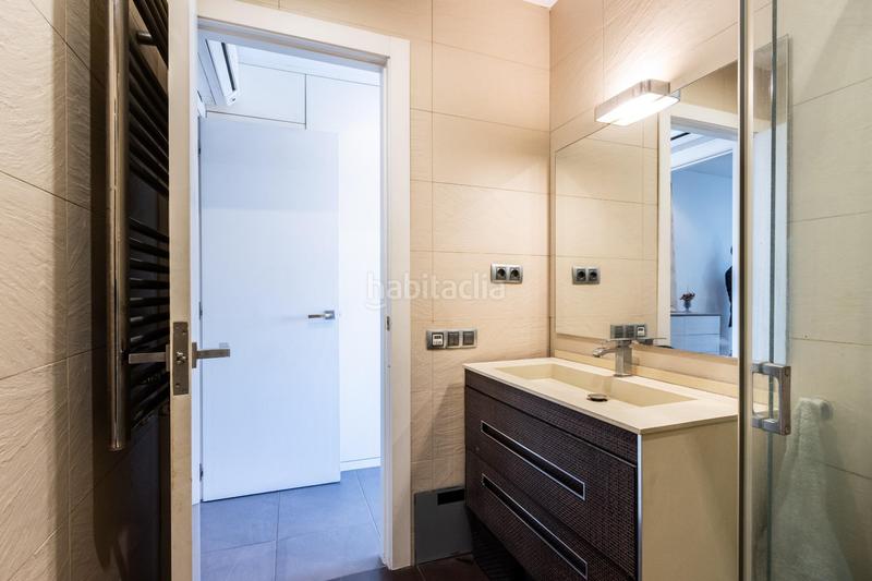Foto 4319b00e-bb71-4dcd-8a9f-73edd6270a1e. Casa adosada descubre tu nuevo hogar en el corazón ! en Sabadell