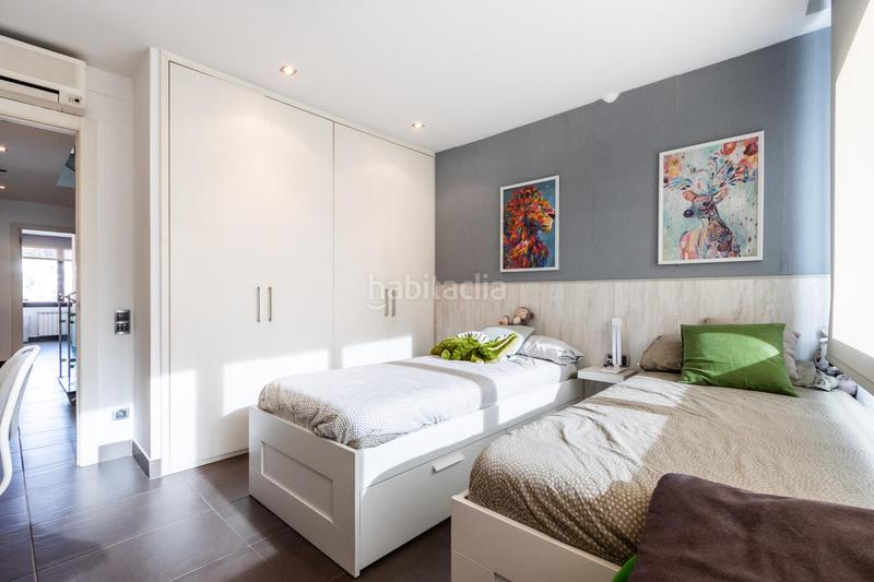 Foto 4d7c5716-22f8-4640-9d7c-b71bedbc16eb. Casa adosada descubre tu nuevo hogar en el corazón ! en Sabadell