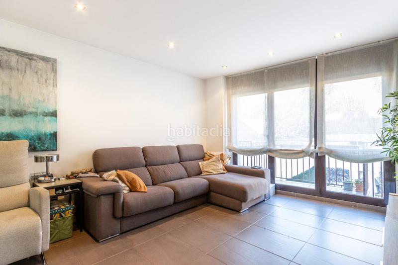 Foto 9aea9d57-908e-47be-a9dd-df3e763ab637. Casa adosada descubre tu nuevo hogar en el corazón ! en Sabadell