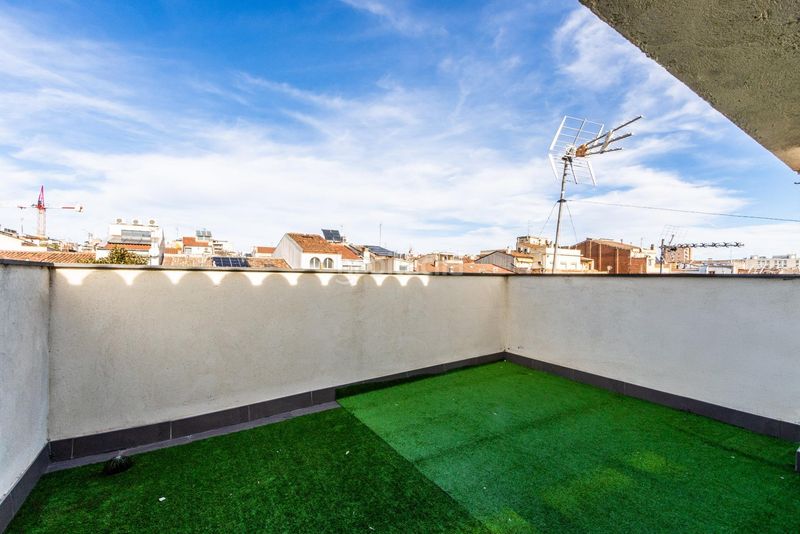 Foto af98fb0b-c921-4d10-97fb-09723d648881. Casa adossada amb calefacció aparcament a Centre Sabadell