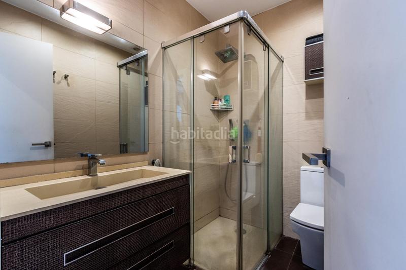 Foto cb7c4254-d40e-4976-b119-ecb7c702921e. Casa adosada descubre tu nuevo hogar en el corazón ! en Sabadell