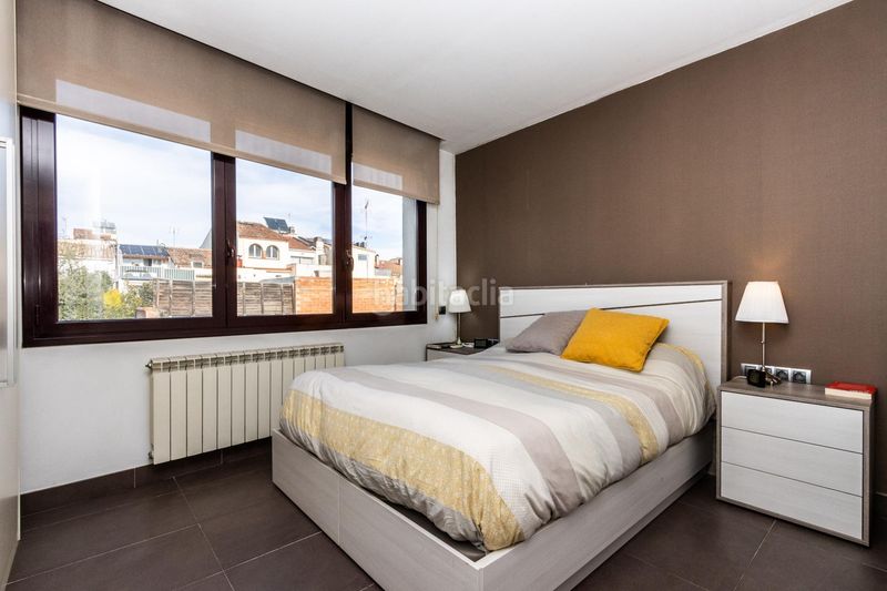Foto e5e2cdee-a73e-45c4-9a39-c8a059dd9af9. Casa adossada amb calefacció aparcament a Centre Sabadell