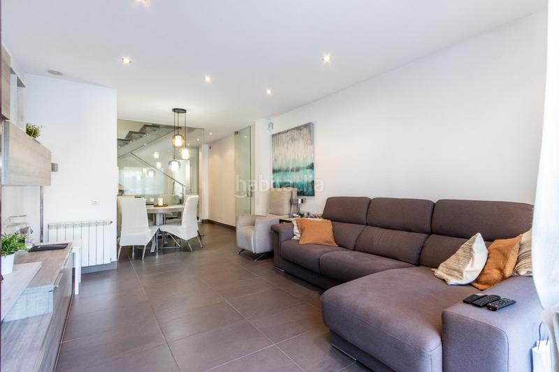 Foto e630a9f3-e8e4-4751-b9fb-c2791d5925c8. Casa adosada descubre tu nuevo hogar en el corazón ! en Sabadell