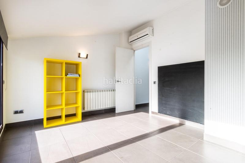 Foto ed83414e-e4b0-4ef5-bfd5-c26602a8dafa. Casa adosada descubre tu nuevo hogar en el corazón ! en Sabadell
