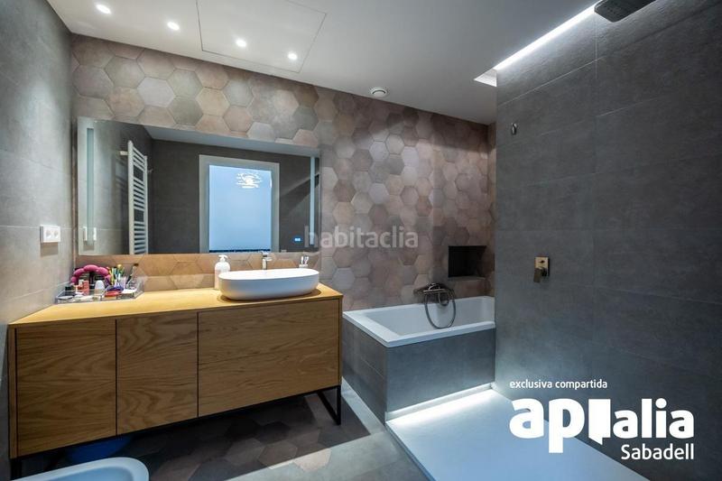 Foto 13c10e18-8ac1-42f7-a373-e92754c255f4. Maison avec chauffage piscine dans Gràcia Sabadell