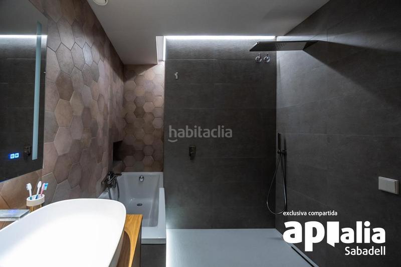 Foto 5e31bd23-4f11-4881-80b8-b91ddda280e9. Maison avec chauffage piscine dans Gràcia Sabadell