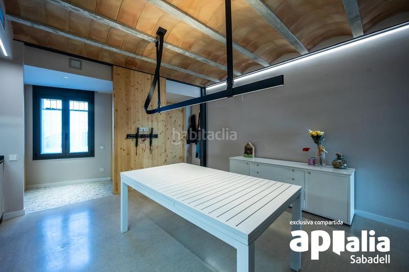 Foto bda4d4c6-cd96-4a28-92ef-241fea8b5b03. Maison avec chauffage piscine dans Gràcia Sabadell