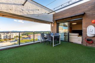 Ático en Can Llong. Impresionante ático reformado en can llong, sabadell