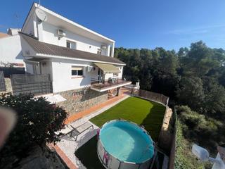 Chalet à Sentmenat. Vivienda a cuatro vientos en sentmenat