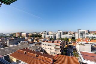 Appartamento in Ca n'Oriac. Piso reformado con chimenea y exterior