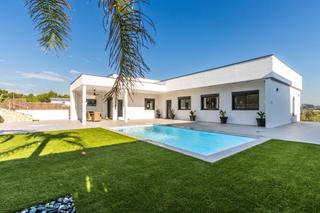 House in Can Llobateres-Can Pallars. Exclusiva vivienda unifamiliar de diseño en sant quirze del vall