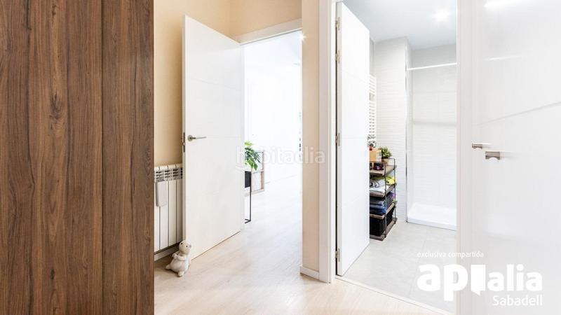 Foto 5edc90dc-dd22-47b7-a101-b9c5c636ce42. Flat with heating parking in Eixample Sabadell