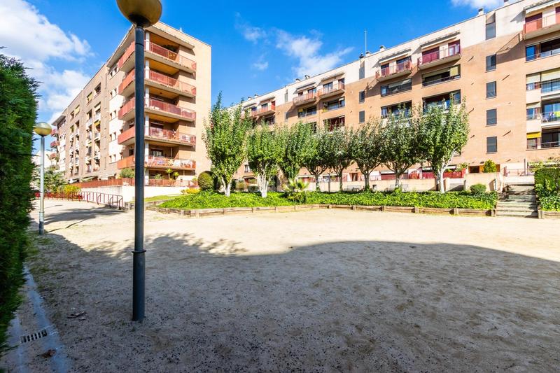 Foto 78fe8e67-a700-4f81-a1ba-d2b770db273c. Pis amb calefacció aparcament piscina a Campoamor Sabadell