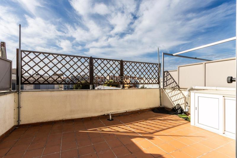 Foto 1b84f9a0-dfb2-4795-a47b-dc8e274bc94c. Dúplex al lado del mercado central !!! en Centre Sabadell