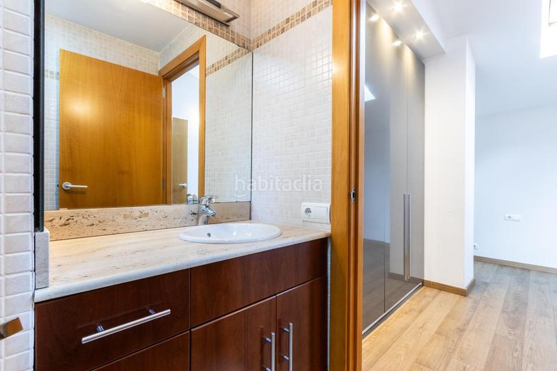 Foto 7946e5b9-74e2-4b99-89d0-9ee15ff4a406. Dúplex al lado del mercado central !!! en Centre Sabadell