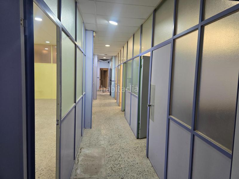 Foto 81b8e9fa-3766-4dae-a1d0-2611e5f3e5c7. Local comercial local en venta en el centro !! en Castellar del Vallès