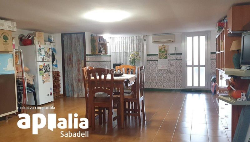 Foto 3cbfb773-8132-45b2-ac65-82ccaf869056. Casa amb calefacció a Creu de Barberà Sabadell