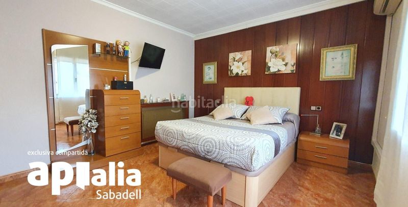 Foto 6c8f147a-c944-44b1-9542-454dcb8fb585. Casa amb calefacció a Creu de Barberà Sabadell