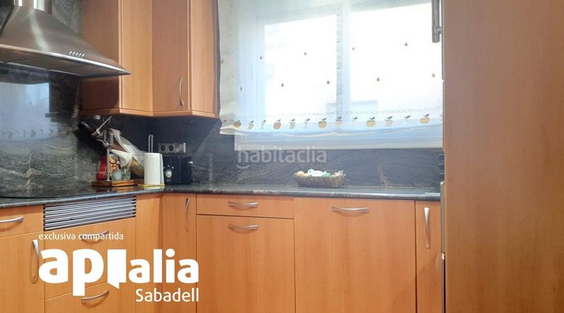 Foto 7492e786-c9d0-4103-9de8-1730bd8125d2. Casa amb calefacció a Creu de Barberà Sabadell