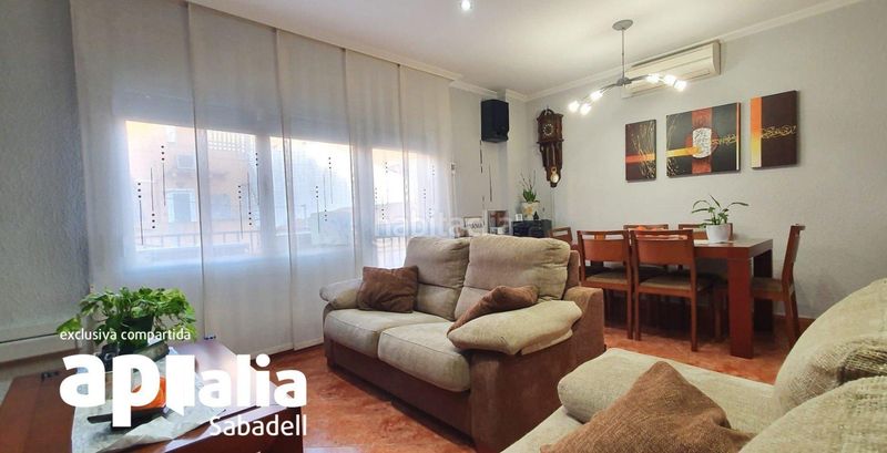 Foto b592d567-24dd-41ee-90ba-079c8d19a762. Casa amb calefacció a Creu de Barberà Sabadell