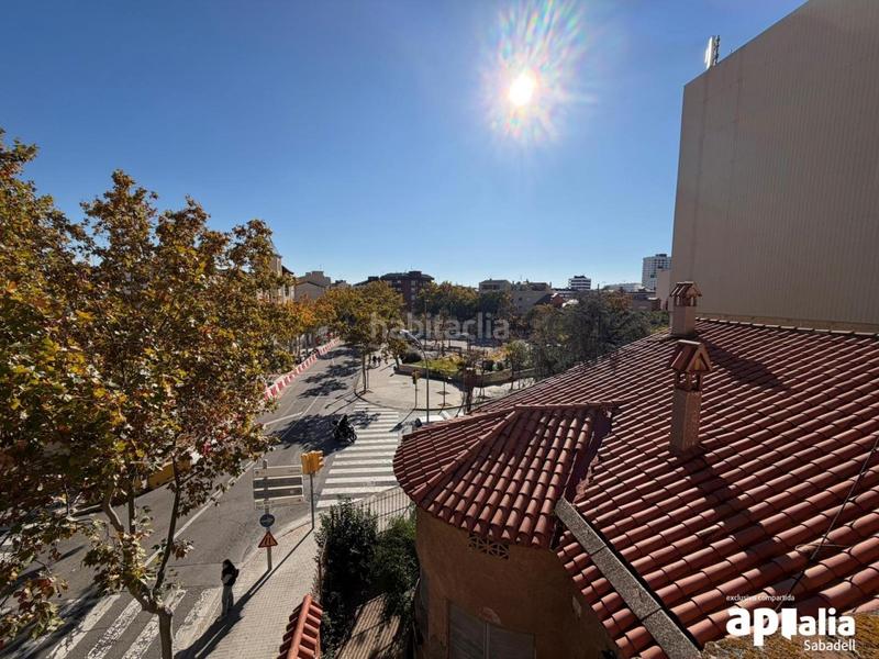 Foto 6b9e3001-ecf1-42c6-bf66-c6db2c8f292c. Zweistöckige wohnung in Creu Alta Sabadell