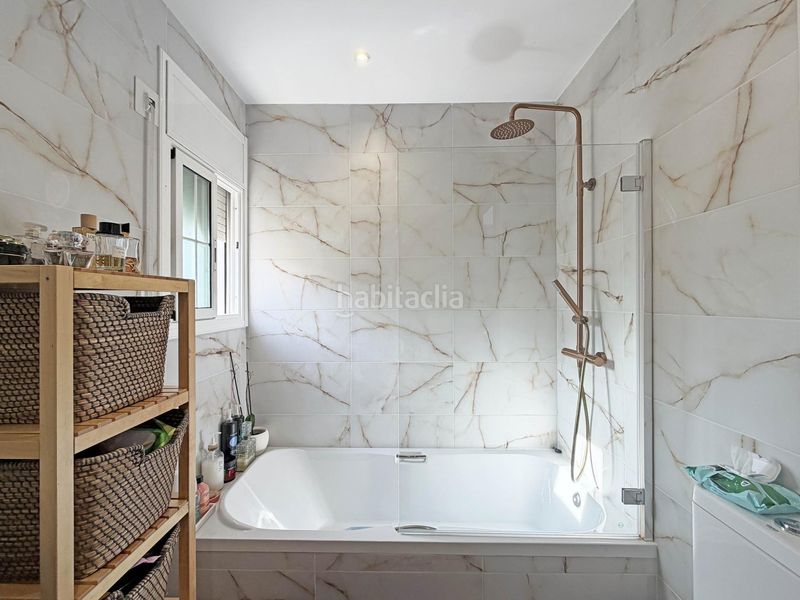 Foto 06b71937-92c3-44c3-8487-e4d4fceab3e3. Casa aparellada amb calefacció aparcament a Gràcia Sabadell