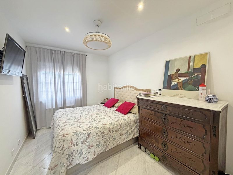 Foto 1c99cdf6-f5b1-4378-8cf1-730c87138091. Casa aparellada amb calefacció aparcament a Gràcia Sabadell