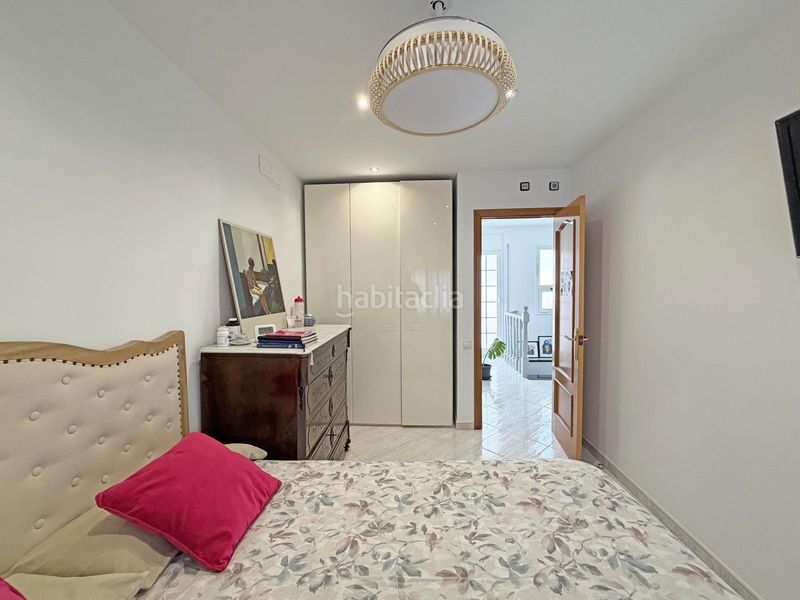 Foto 4bf258f7-03f7-4554-b69b-5c47b6e978f2. Casa aparellada amb calefacció aparcament a Gràcia Sabadell